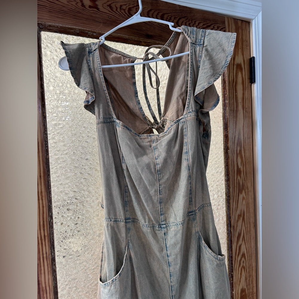 We The Free | Denim Shorts Overall Ruffle Back Large Set